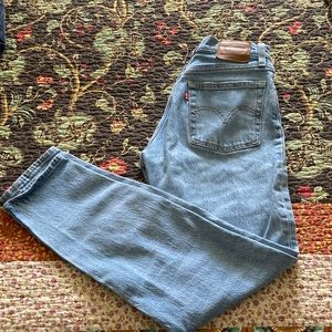 Levi’s wedgie size 24